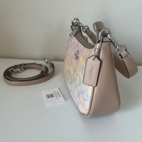 ✅Coach Teri Shoulder Bag In Rainbow Signature Canvas - Picture 4 of 13